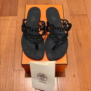 HERMES Island Rubber Black Chain Sandals